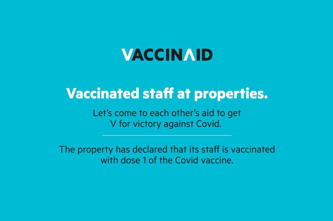 Vaccinated Staff - Capital O 77266 Light House Beach Resort Pangala Exterior photo